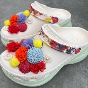 CROCS wildflower bae platform clogs / size 6